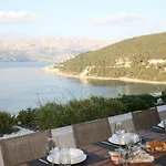 וילה The White House, Brac