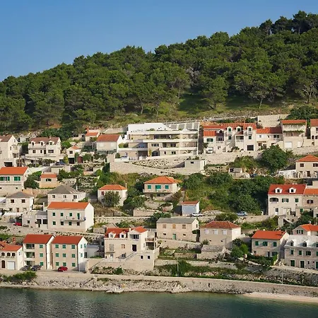 The White House, Brac Villa *