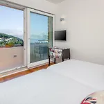 The White House, Brac Villa *