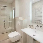 The White House, Brac Villa