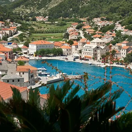 The White House, Brac * بوتشيتشا