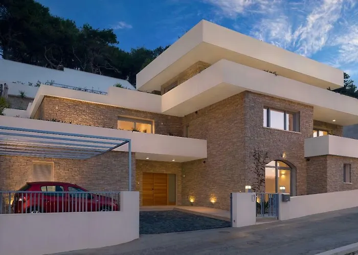 The White House, Brac プチシャ