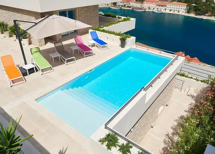 The White House, Brac