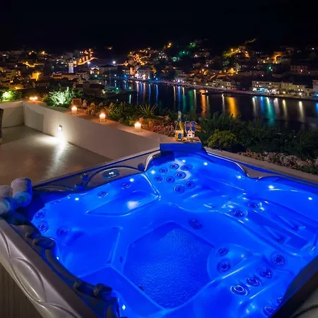 The White House, Brac Pucisca