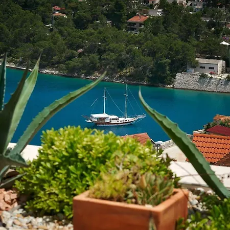 The White House, Brac Villa *